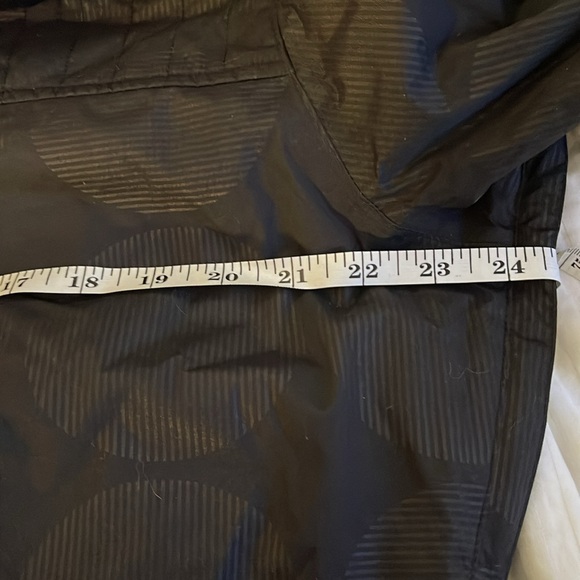 Burton black womens xl snow boarding jacket - Picture 12 of 12